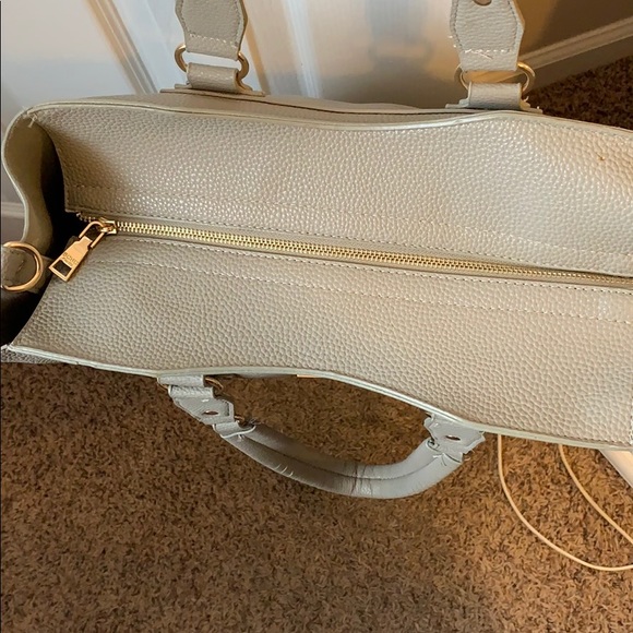 Gray BCBG purse - Picture 4 of 7